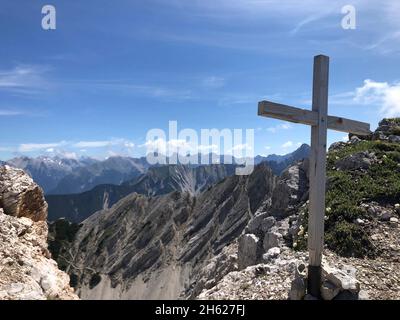 petit sommet croix sur le härmelekopf,seefelder höhenweg,seefelder spitze,reither spitze,reither joch,karwendel montagnes,nature,montagnes,montagnes,vue,seefeld in tyrol,autriche Banque D'Images