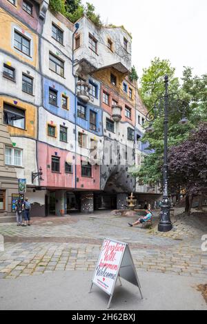 le hundertwasserhaus, complexe résidentiel löwengasse à l'angle de kegelgasse, 3ème arrondissement, landstrasse, vienne, autriche Banque D'Images