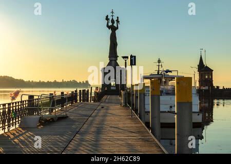 port avec statue imperia par peter lenk,konstanz,lac de constance,bade-wurtemberg,allemagne Banque D'Images