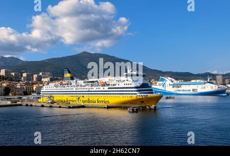 Corsica Sardinia Ferry et la Meridionale Ferry, Ajaccio, Corse France Banque D'Images