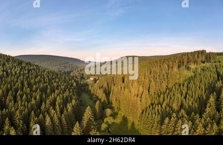 allemagne,thuringe,ilmenau,gehren,forêt,montagnes,vallée,ruisseau,ratsmühle,environnement de rennsteig,lumière du soir Banque D'Images