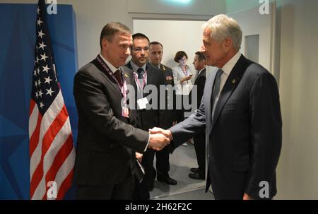 Le secrétaire américain à la Défense, Chuck Hagel, à droite, rencontre le général de division des Forces armées de l'UkraineValeriy Heletey, ministre de la Défense de l'Ukraine le 4 septembre 2014. Banque D'Images