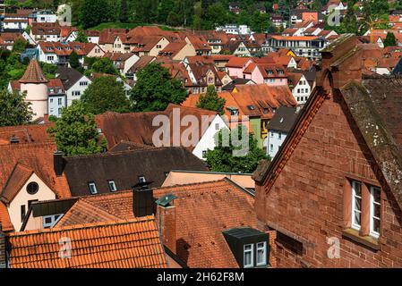 au-dessus des toits de wertheim, sur le chemin du château de wertheim Banque D'Images