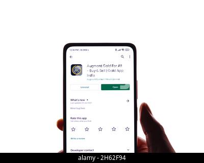 West Bangal, Inde - 11 novembre 2021 : logo Augmont sur l'écran du téléphone. Banque D'Images