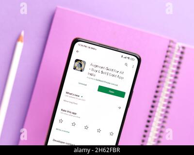 West Bangal, Inde - 11 novembre 2021 : logo Augmont sur l'écran du téléphone. Banque D'Images