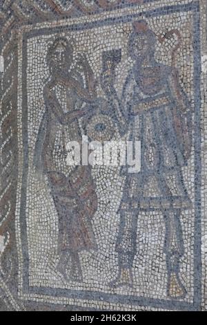 angleterre, île de wight, villa romaine brading, détail de couple dans le coin de la mosaïque de medusa Banque D'Images