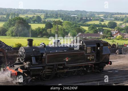 angleterre,hampshire,ropley,ropley station, le chemin de fer du patrimoine de mid-hants alias la ligne de cresson, train à vapeur Banque D'Images