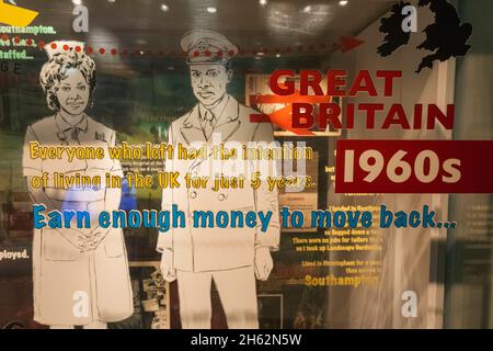 angleterre,hampshire,southampton,musée de la séacité,exposition de l'immigration au royaume-uni dans les années 1960 Banque D'Images