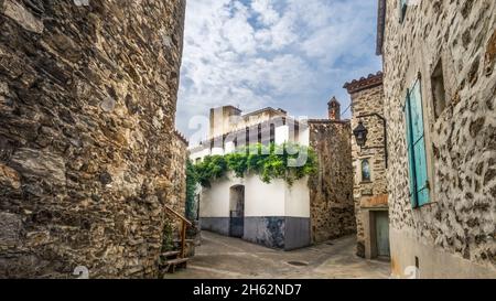 allée du village dans oms. Banque D'Images