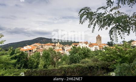 vue sur le village depuis oms. Banque D'Images