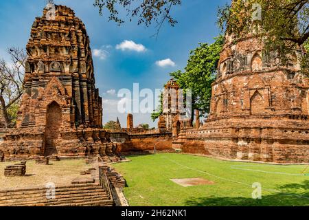 ruines de la tour du temple, prang, wat mahathe, wat maha qui, complexe du temple bouddhiste, construit en 1374 sous le roi borommaracha i, parc historique ayutthaya, ayutthaya, thaïlande, asie Banque D'Images