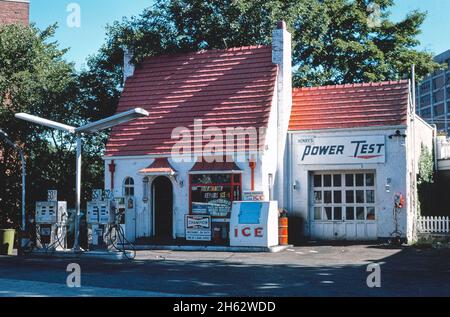 Henry's Power, White Plains, New York ; env.1976. Banque D'Images