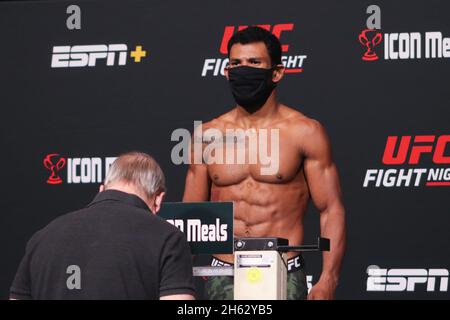 Las Vegas, États-Unis.12 novembre 2021.12 novembre 2021, Las Vegas, Nevada, Las Vegas,NV, Etats-Unis: LAS VEGAS, NV - NOVEMBRE 12: Rafael Alves pose sur l'échelle pendant l'UFC Vegas 42: Holloway v Rodriguez à UFC Apex le 12 novembre 2021 à Las Vegas, Nevada, Etats-Unis.(Credit image: © Diego Ribas/PX Imagens via ZUMA Press Wire) Credit: ZUMA Press, Inc./Alamy Live News Banque D'Images