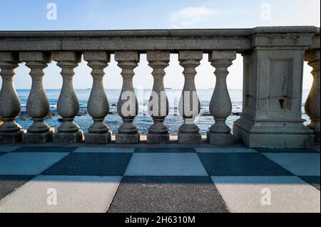 colonnes de la terrasse mascagni à livourne, toscane, italie Banque D'Images