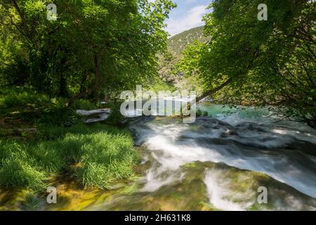 des cascades sont partout dans le parc national de krka, en croatie Banque D'Images