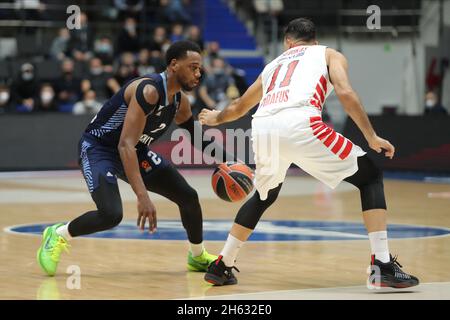 Saint-Pétersbourg, Russie.12 novembre 2021.SAINT-PÉTERSBOURG, RUSSIE - NOVEMBRE 12 : Jordan Loyd of BC Zenit et Kostas Sloukas of BC Olympiacos lors du match Euroligue des compagnies aériennes turques entre BC Zenit et BC Olympiacos à Sibur Arena le 12 novembre 2021 à Saint-Pétersbourg, Russie (photo d'Anatolij Medved/Orange Pictures) crédit :Orange pics BV/Alay Live News Banque D'Images