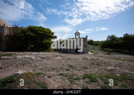 château venetial de fortezza construit sur une colline appelée paleokastro au bord de la mer au coeur de la ville pittoresque de rethymno, île de crète, grèce Banque D'Images