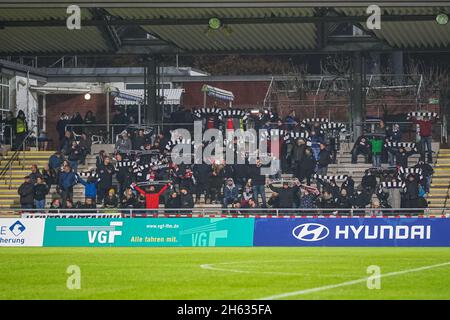 Francfort, Allemagne.12 novembre 2021.Francfort, Allemagne, novembre 12t fans d'Eintracht Francfort avant le match FlyerAlarm Frauen-Bundesliga 2021/2022 entre Eintracht Frankfurt et Carl Zeiss Jena au stade de Brentanobad, Francfort-sur-le-main, Allemagne.Norina Toenges/Sports Press Phot Credit: SPP Sport Press photo./Alamy Live News Banque D'Images