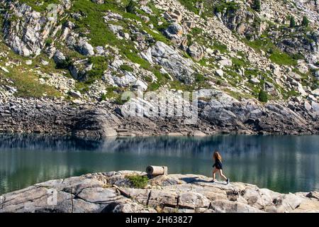 Lac de Gento à vall fosca, vallée de Fosca et réservoir hydro-électrique province de Lleida, Catalogne, Espagne.Le téléphérique de Vall Fosca vous offre l'aventure Banque D'Images