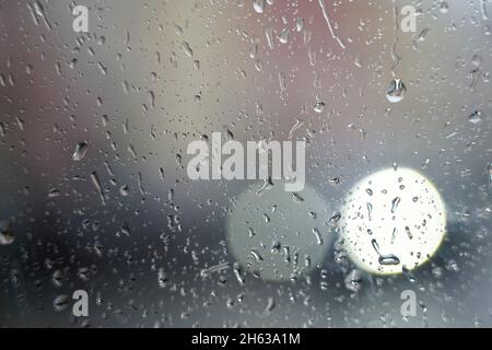 allemagne,bavière,temps pluvieux,fenêtre,gouttes de pluie Banque D'Images