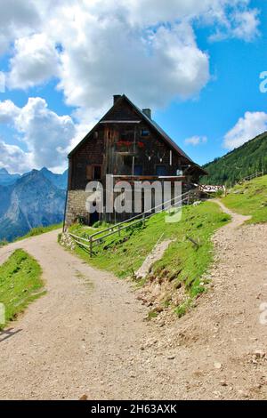 plumsjochhütte (1630m) sur plumsjoch dans le eng dans les montagnes karwendel,rißbachtal,tyrol,autriche,europe,alm,eng-alm Banque D'Images