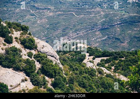 montserrat est une montagne de forme espagnole qui a influencé antoni gaudi à faire ses œuvres d'art. Banque D'Images