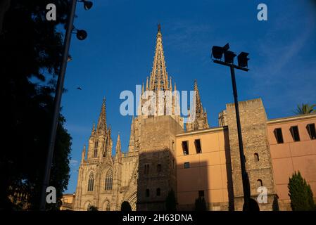 la cathédrale de la sainte croix et de saint eulalia, également connue sous le nom de cathédrale de barcelone, est la cathédrale gothique et siège de l'archevêque de barcelone, catalogne, espagne Banque D'Images