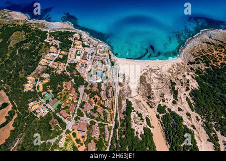 vue aérienne, dunes et plage naturelle cala mesquida, baie et développement de vacances mesquida, majorque, iles baléares, espagne Banque D'Images