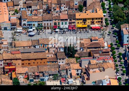 vue aérienne, centre-ville avec place du marché, plaça del conqueridor, artà, iles baléares, majorque, espagne Banque D'Images