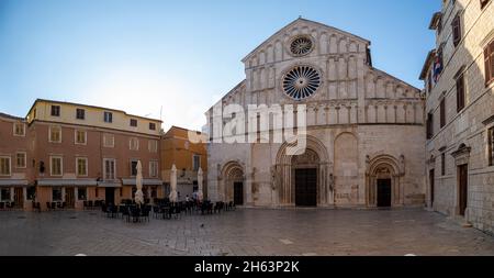 cathédrale st.anastasia - un bâtiment monumental du ixe siècle à zadar, dalmatie, croatie Banque D'Images