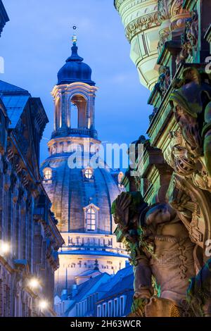 dresde,statue à la porte georgensor du château de schloss,frauenkirche (église de notre dame),rue augustusstraße à sachsen,saxe,allemagne Banque D'Images