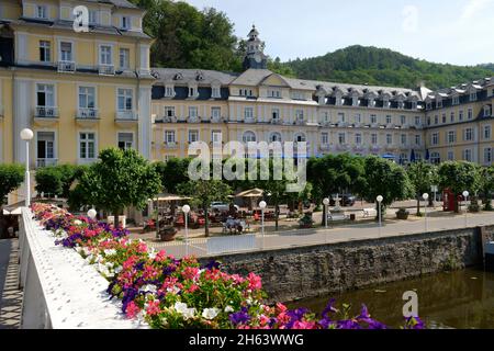 vue du lahnbrücke à la lahn et le kurhaus dans bad ems, bad ems an der lahn, lahntal, rhénanie-palatinat, allemagne Banque D'Images