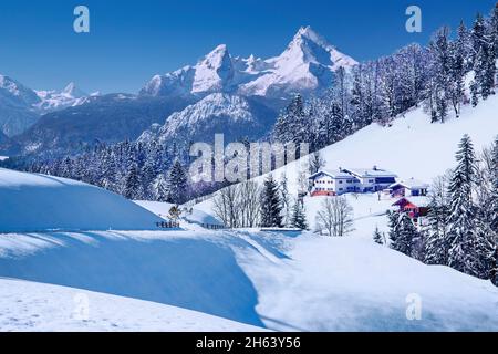 paysage d'hiver dans la haute vallée de maria gern avec ferme de montagne contre watzmann 2713m,berchtesgaden,alpes berchtesgaden,berchtesgadener pays,haute-bavière,bavière,allemagne Banque D'Images