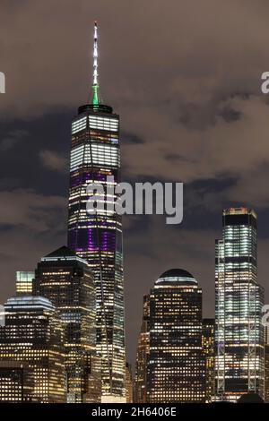 vue de la ville de jersey à lower manhattan avec un centre de commerce one world, new york, new york state, usa Banque D'Images