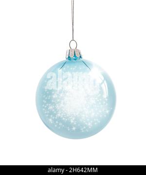 magnifique boule de noël en verre sur fond blanc Banque D'Images