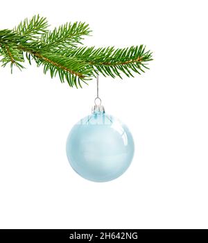 belle boule de noël en verre avec branche de pin Banque D'Images