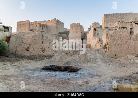 Ruines de vieilles maisons à Bahla, Oman Banque D'Images