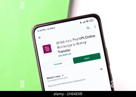 West Bangal, Inde - 11 novembre 2021 : logo Ping Pay Axis Bank sur l'écran du téléphone. Banque D'Images