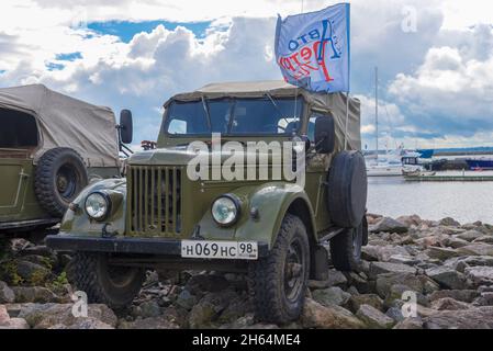 KRONSTADT, RUSSIE - 04 SEPTEMBRE 2016 : voiture rétro légère soviétique À quatre roues motrices, GROS plan GAZ-69.Exposition de la parade internationale du transposor rétro Banque D'Images