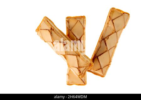 Biscuit Sfogliatine, biscuits de pâte feuilletée émaillée.Dessert italien isolé sur blanc, vue de dessus Banque D'Images