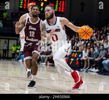 Moraga, États-Unis.12 novembre 2021.A. la garde de St. Mary Logan Johnson (0) va au panier pendant le match de basket-ball des hommes NCAA entre Texas Southern Tigers et les Saint Mary's Gaels.Saint MaryÕs a gagné 67-58 au Pavillon McKeon Moraga Calif. Thurman James/CSM/Alamy Live News Banque D'Images