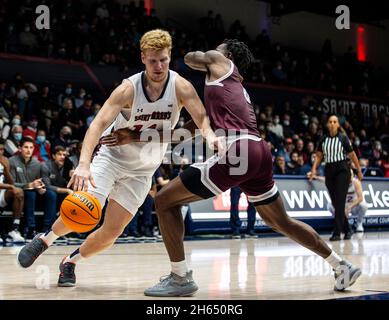 Moraga, États-Unis.12 novembre 2021.A. l'avant de St. Mary Matthias Tass (11) va au panier pendant le match de basket-ball NCAA pour hommes entre les Texas Southern Tigers et les Saint Mary's Gaels.Saint MaryÕs a gagné 67-58 au Pavillon McKeon Moraga Calif. Thurman James/CSM/Alamy Live News Banque D'Images