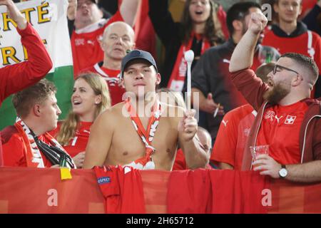 Fans de Suisse lors de la coupe du monde de la FIFA 2022, qualifications Groupe C match de football entre l'Italie et la Suisse le 12 novembre 2021 au Stadio Olimpico à Rome, Italie - photo Laurent Lairys / DPPI Banque D'Images