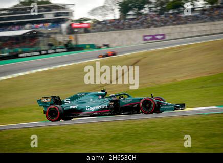 05 VETTEL Sebastian (ger), Aston Martin F1 AMR21, action pendant la Formule 1 Heineken Grande Premio de Sao Paulo 2021, Grand Prix de Sao Paulo, 19e tour du Championnat du monde de Formule 1 2021 de la FIA du 12 au 14 novembre 2021 sur le circuit Interlagos, à Sao Paulo,Brésil - photo DPPI Banque D'Images