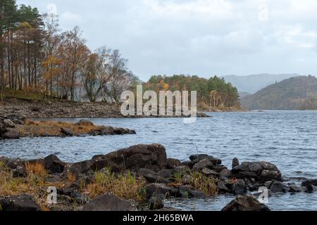 Vue d'automne du réservoir de Thirlmere dans le Lake District de Cumbria, Angleterre, Royaume-Uni Banque D'Images