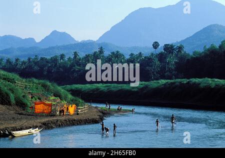 Laos, province de Luang Prabang, ville de Luang Prabang, Patrimoine mondial de l'UNESCO depuis 1995, veuve Mekong // Laos, province de Luang Prabang, Banque D'Images