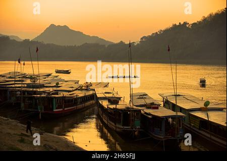 Laos, province de Luang Prabang, ville de Luang Prabang, Patrimoine mondial de l'UNESCO depuis 1995, veuve Mekong // Laos, province de Luang Prabang, Banque D'Images