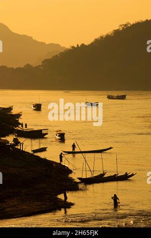 Laos, province de Luang Prabang, ville de Luang Prabang, Patrimoine mondial de l'UNESCO depuis 1995, veuve Mekong // Laos, province de Luang Prabang, Banque D'Images