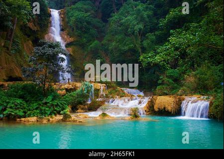 Laos, province de Luang Prabang, chute de TAD Thong // Laos, province de Luang Prabang, ville de Luang Prabang, Patrimoine mondial de l'UNESCO depuis 1995, Ta Banque D'Images