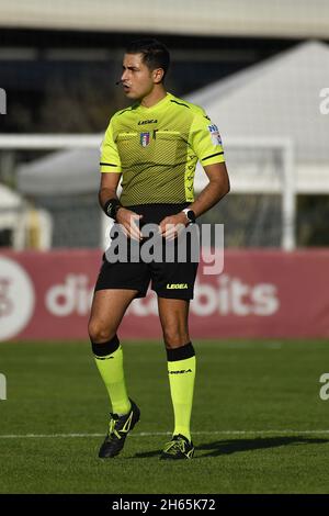 Rome, Italie.13 novembre 2021.Arbitre Marco Pilleri pendant la série Un match entre A.S. Roma Women et ACF Fiorentina Femmile au stadio Tre Fontane le 14 novembre 2021 à Rome, Italie.Crédit : Agence photo indépendante/Alamy Live News Banque D'Images